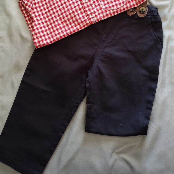 Clothes - Picture 2 of 3